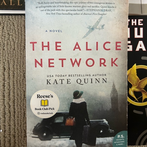 Big Book Bundle of 6 qty amazing reads. Hardcover & Softcovers - Picture 10 of 13